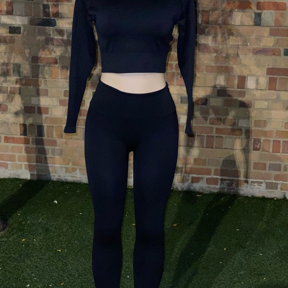 Stylish Black 2pc Set - Picture 4 of 8